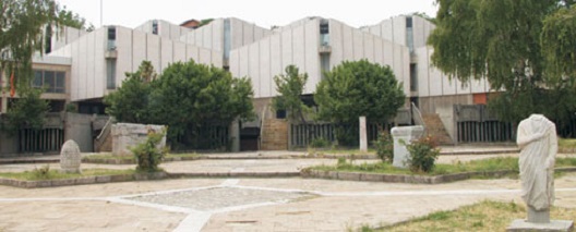 Нова поставка во Музејот на Македонија: колекција ветувања дека ќе се најдат украдените артефакти